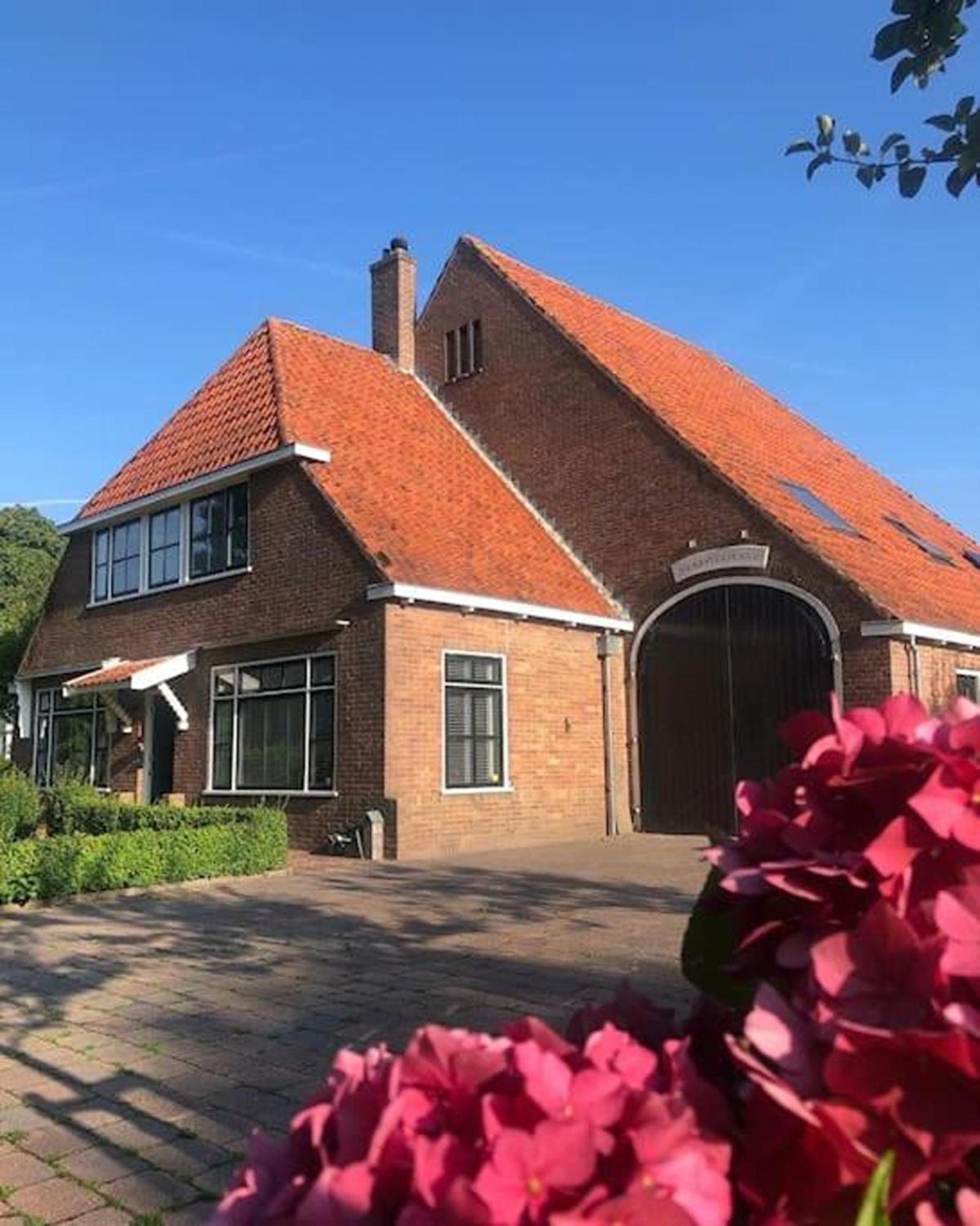 Rustig Logeerverblijf Aan De Rand Van De Stad Lekkum ภายนอก รูปภาพ
